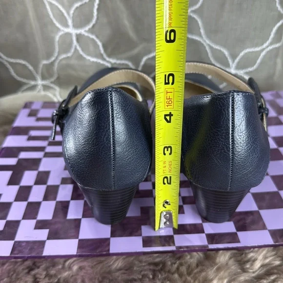 (Q7) LifeStride Rozz Women's Navy Mary Jane Pumps, Size 9M - Picture 7 of 11